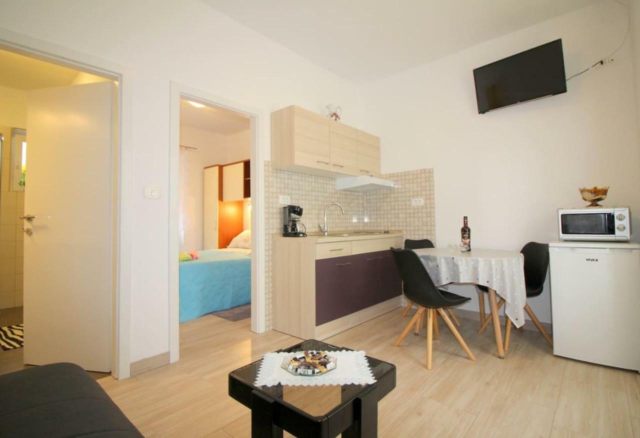 Apartment Noemi In City Center ポレッチ エクステリア 写真