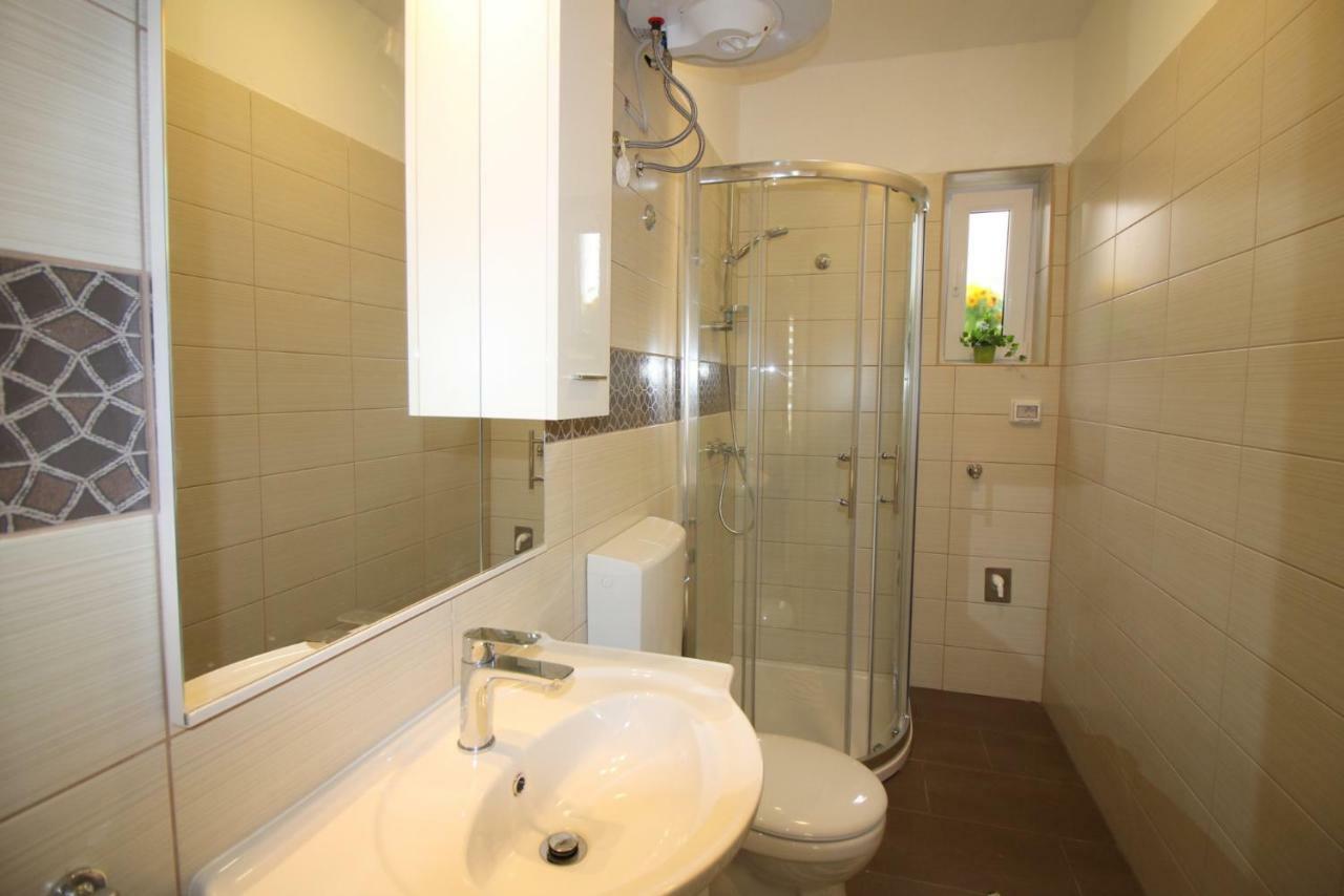 Apartment Noemi In City Center ポレッチ エクステリア 写真