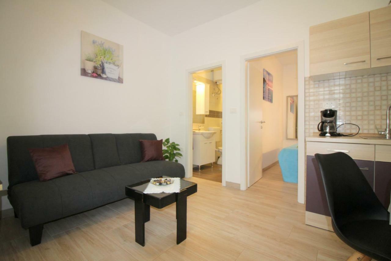 Apartment Noemi In City Center ポレッチ エクステリア 写真
